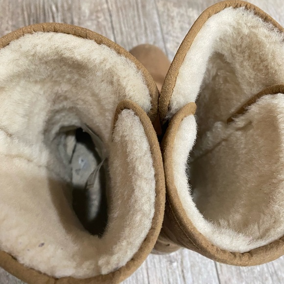 UGG Chestnut Women's Slim Sheepskin Amie Boots - Picture 6 of 7